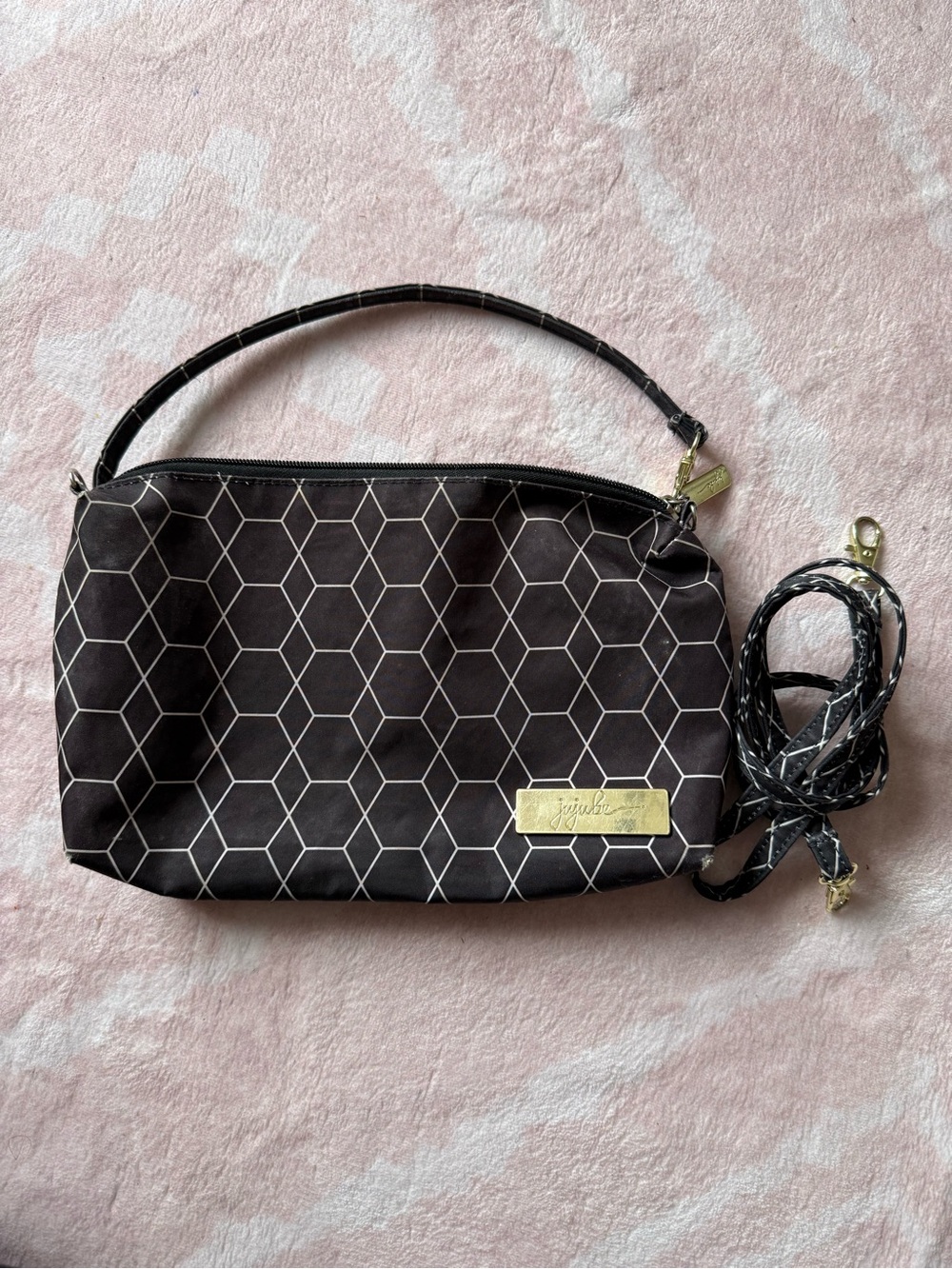 ‼️ Please Read ‼️ Jujube Be Quick Handbag Clutch Hexagon Gold and Black